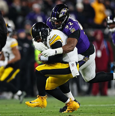 Should Nnamdi Madubuike's status for '26 influence the Ravens' draft?