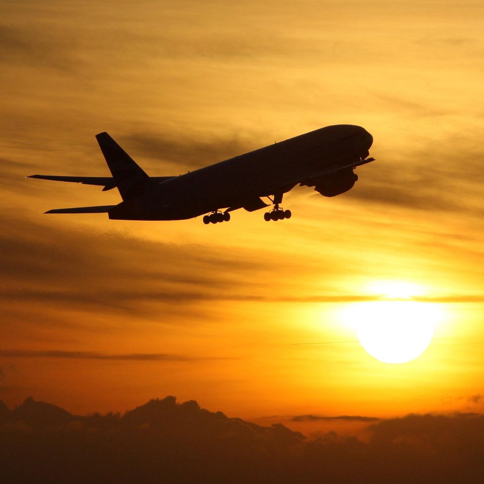 WBBM Noon Business Hour - Airfares