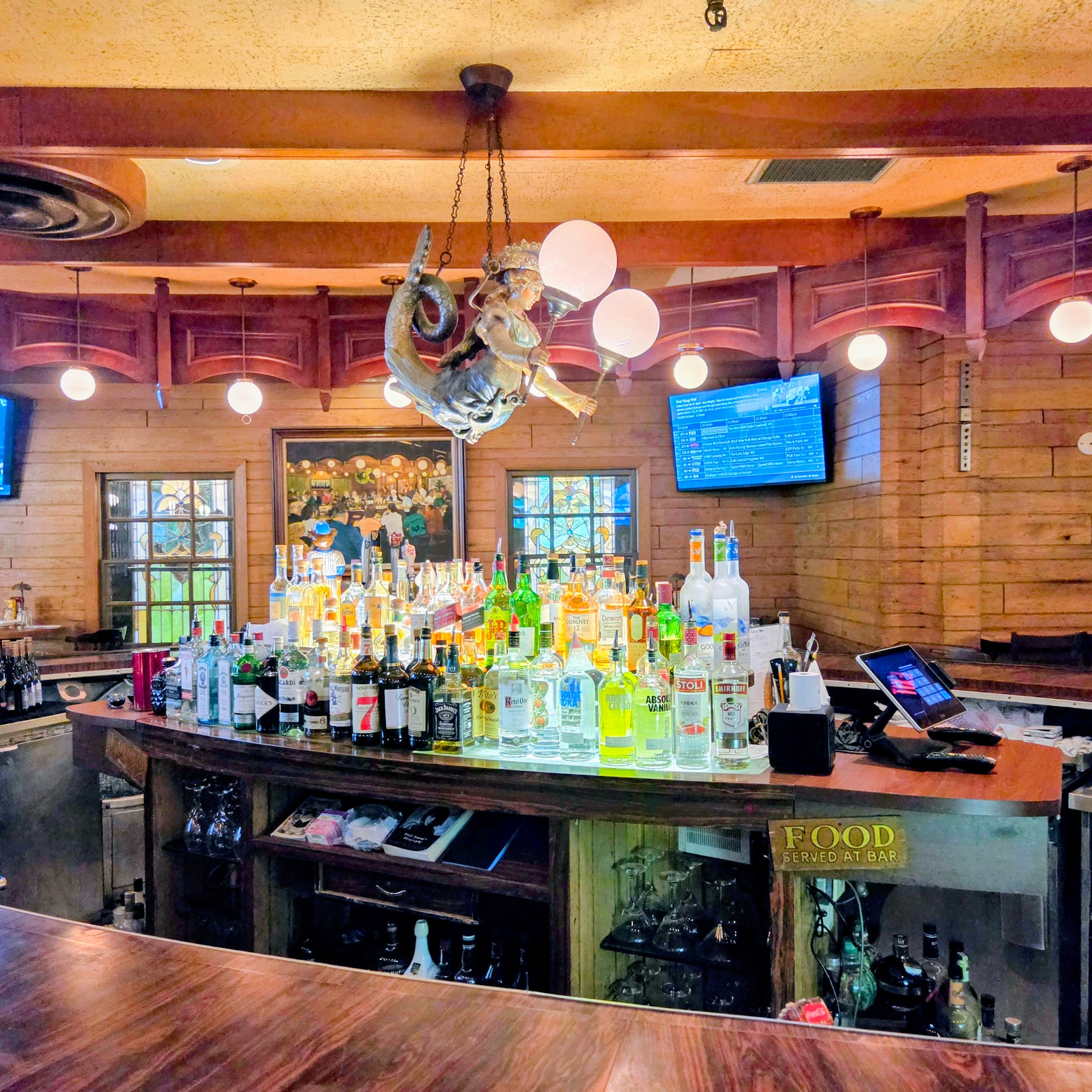 Hackney’s on Lake closing
