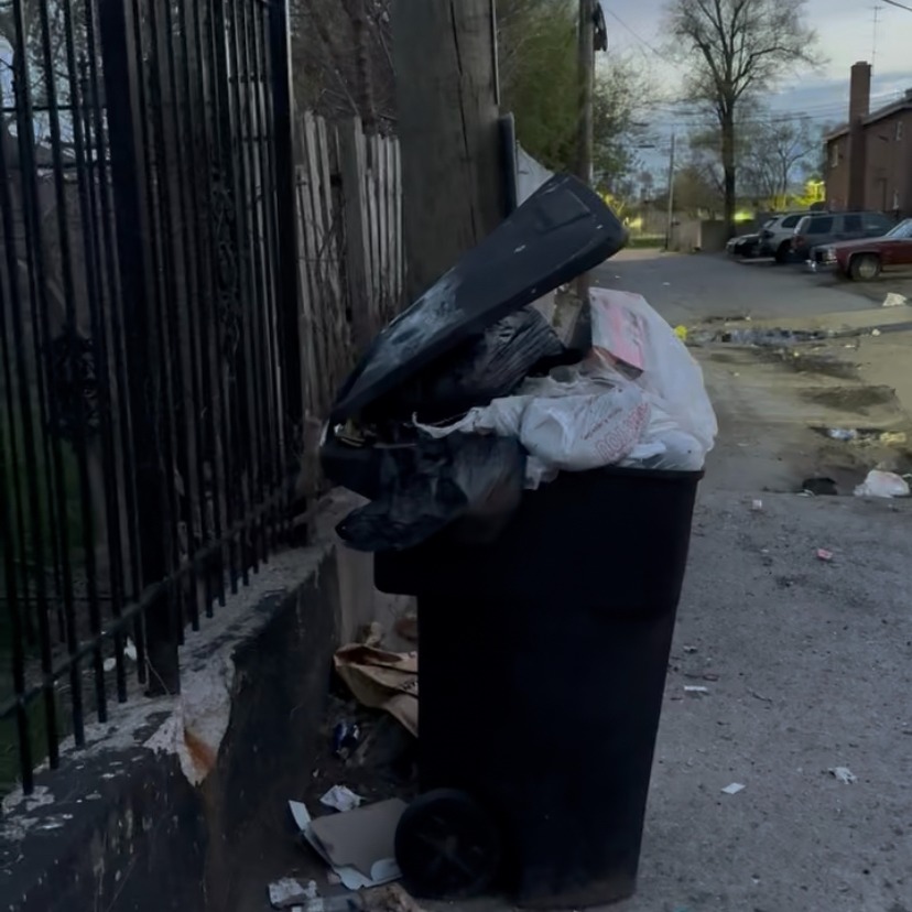 Detroiters complain about trash, crime at west side apartment building