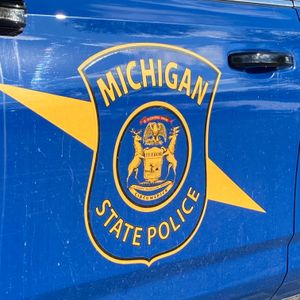 2 children, 2 adults killed in crash along I-75 in Oakland County