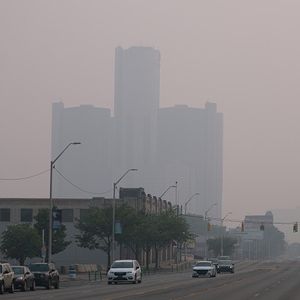 Air Quality Alert extended into weekend, hospitals treating more patients