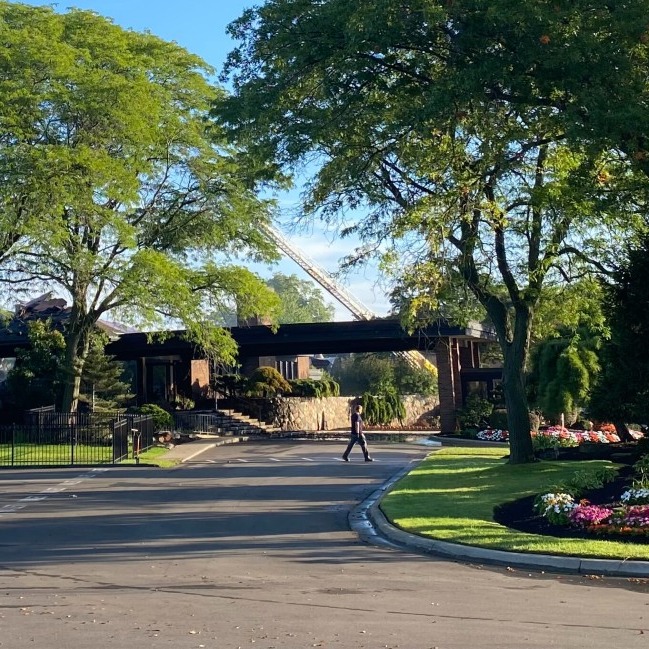 Fire destroys clubhouse at Lochmoor Club in Grosse Pointe Woods