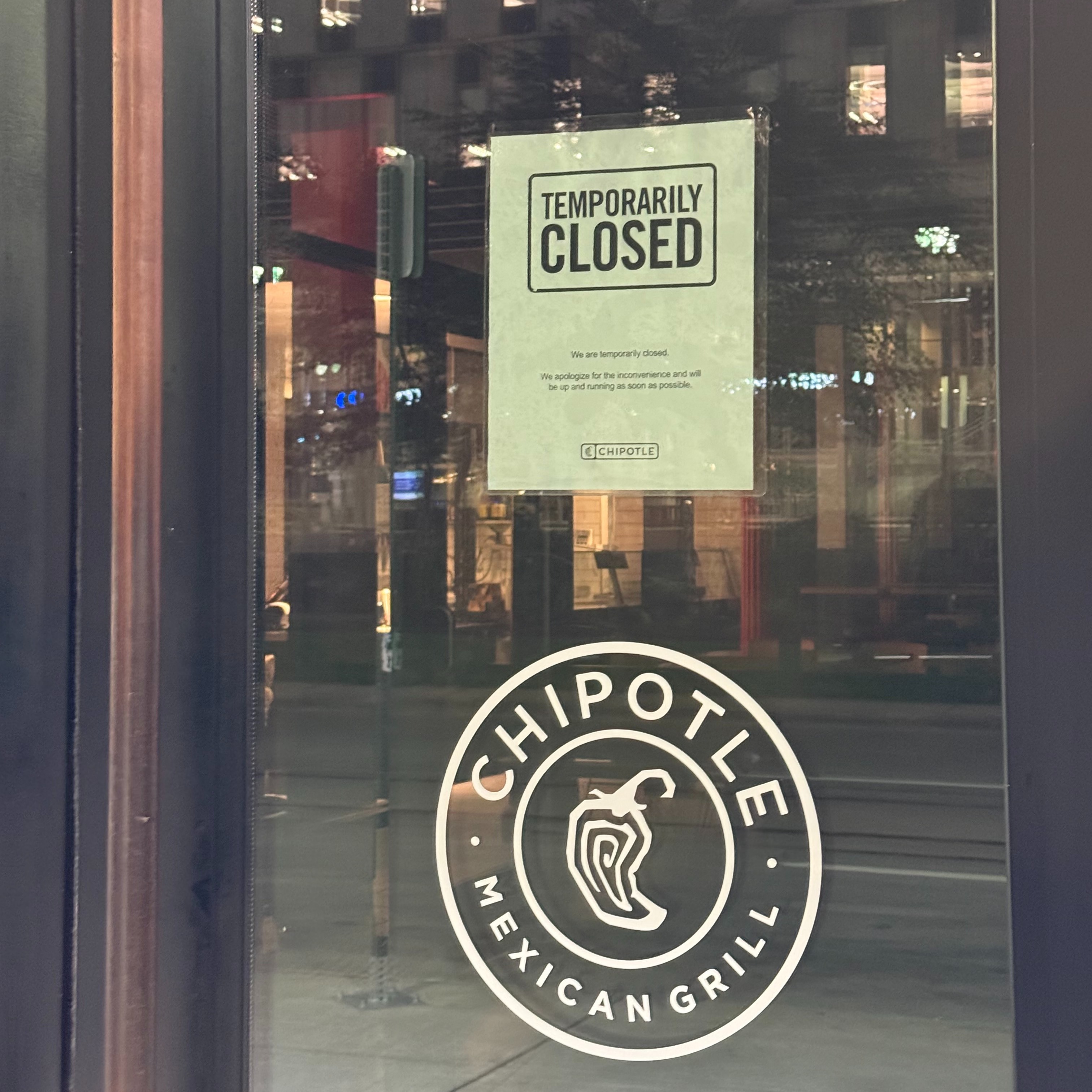 Worker stabbed to death while taking break from restaurants job in downtown Detroit