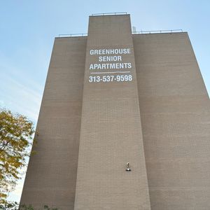 Seniors in 10 story Detroit apartment have no elevator, some stuck on their floors