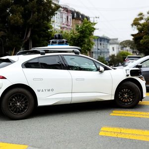 As robotaxis become more popular, auto sales could drop by 30 percent