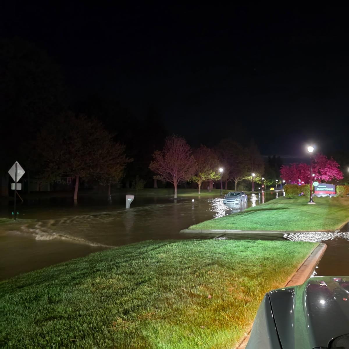 Crews working to repair water transmission line in northern Oakland County