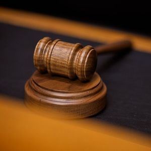 Woman fights to keep sister's killer in prison