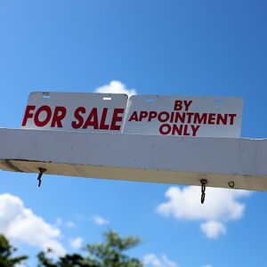 Home buyers may want to consider FHA loan, Oak Park, Macomb are hot areas