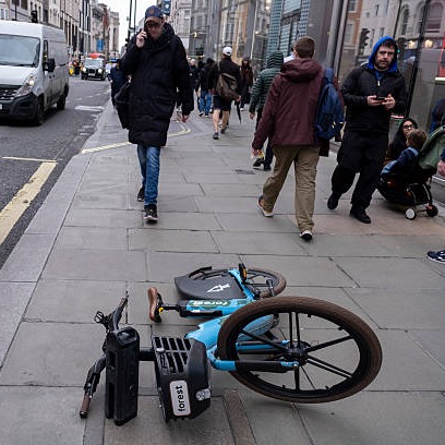 More people are crashing on e-bikes and e-scooters, some 20,000 a year