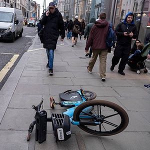 More people are crashing on e-bikes and e-scooters, some 20,000 a year