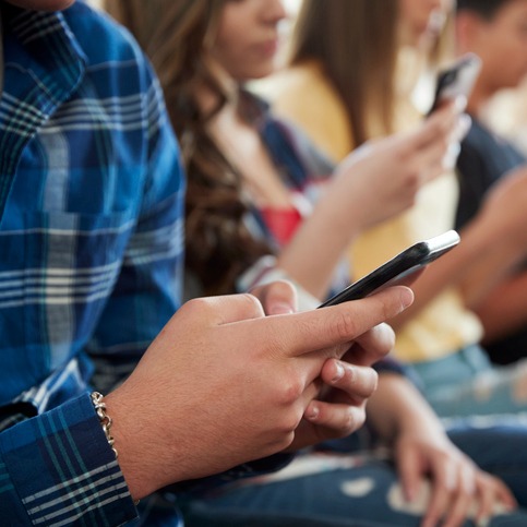 Lake Shore among districts to prohibit all phone use this fall