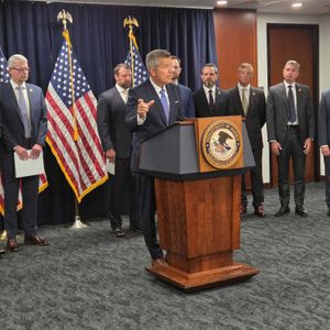 Feds order emergency shutdown of over 100 truck driving schools nationwide