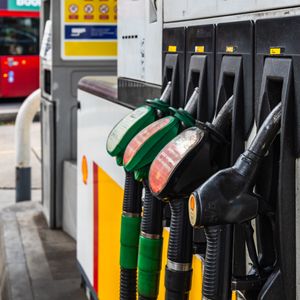 Gas prices in Metro Detroit jump after Chicago refinery issue