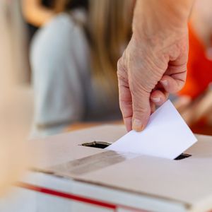 Glengariff Group releases their last poll before Election Day