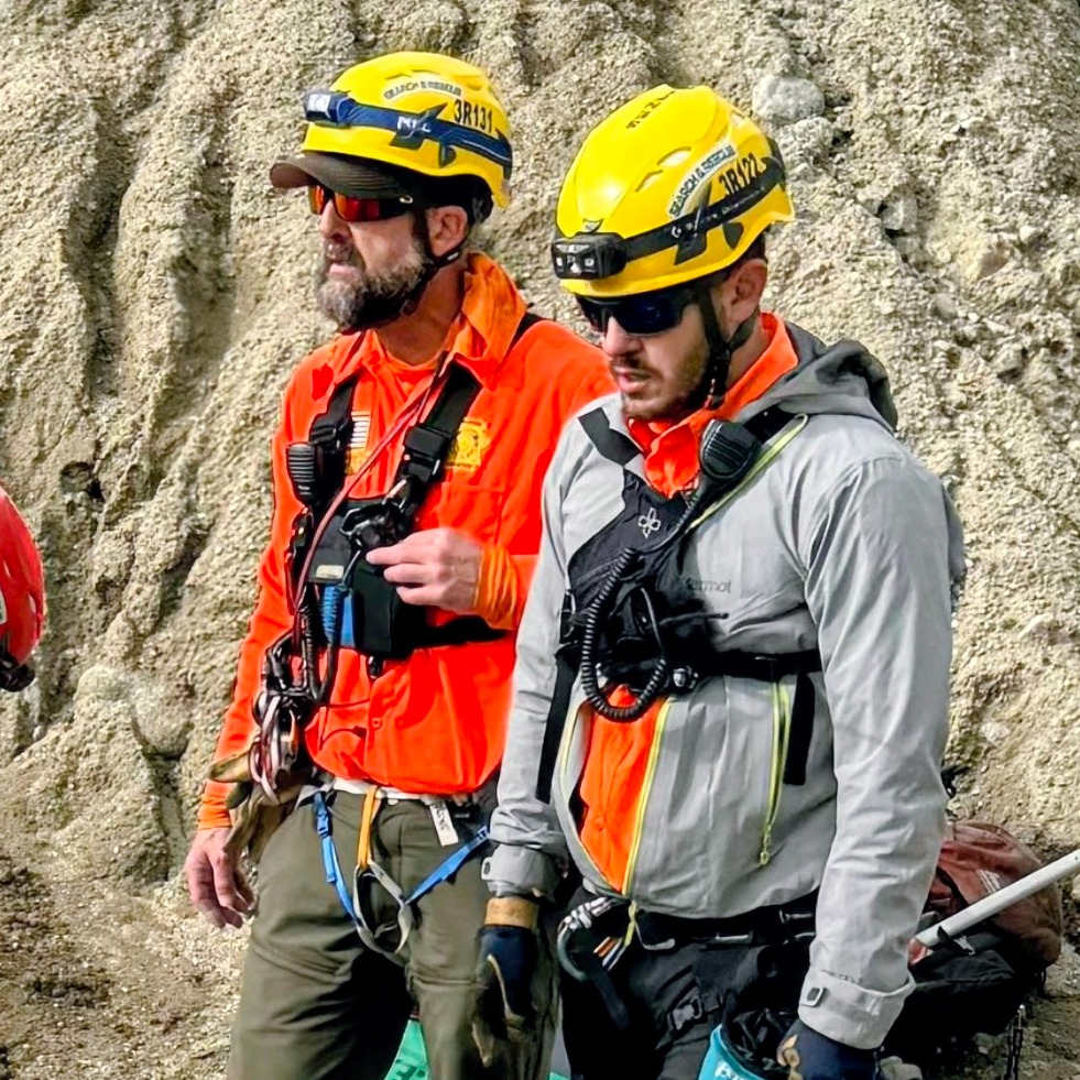 Meet rescue volunteers, Schuyler and David! Our KNX Heroes of the Week aid a local mountain rescue team, saving lives while risking their own!