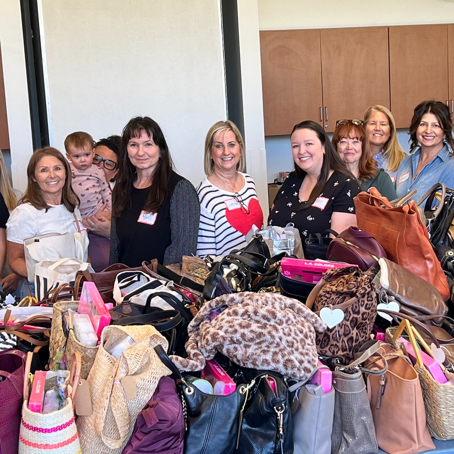 Meet Lucinda Lambros, our KNX Hero of the Week! The creator of Handbags for Hearts is helping women feel strong and confident!