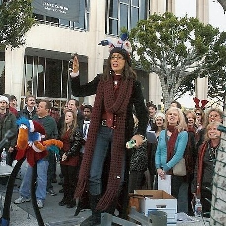 Our KNX Hero of the Week is lifting up spirits through song! Meet volunteer leader, Deborah Pearl, with the National In Choir!