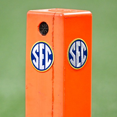 Top 25 AP Preseason Poll - J&J discuss the preseason poll and Memphis' 2 votes