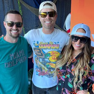 Dustin Lynch at Tortuga Music Festival.