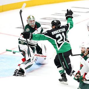 Stars beat Wild 4-2 in Game 2 to even their first-round playoff series