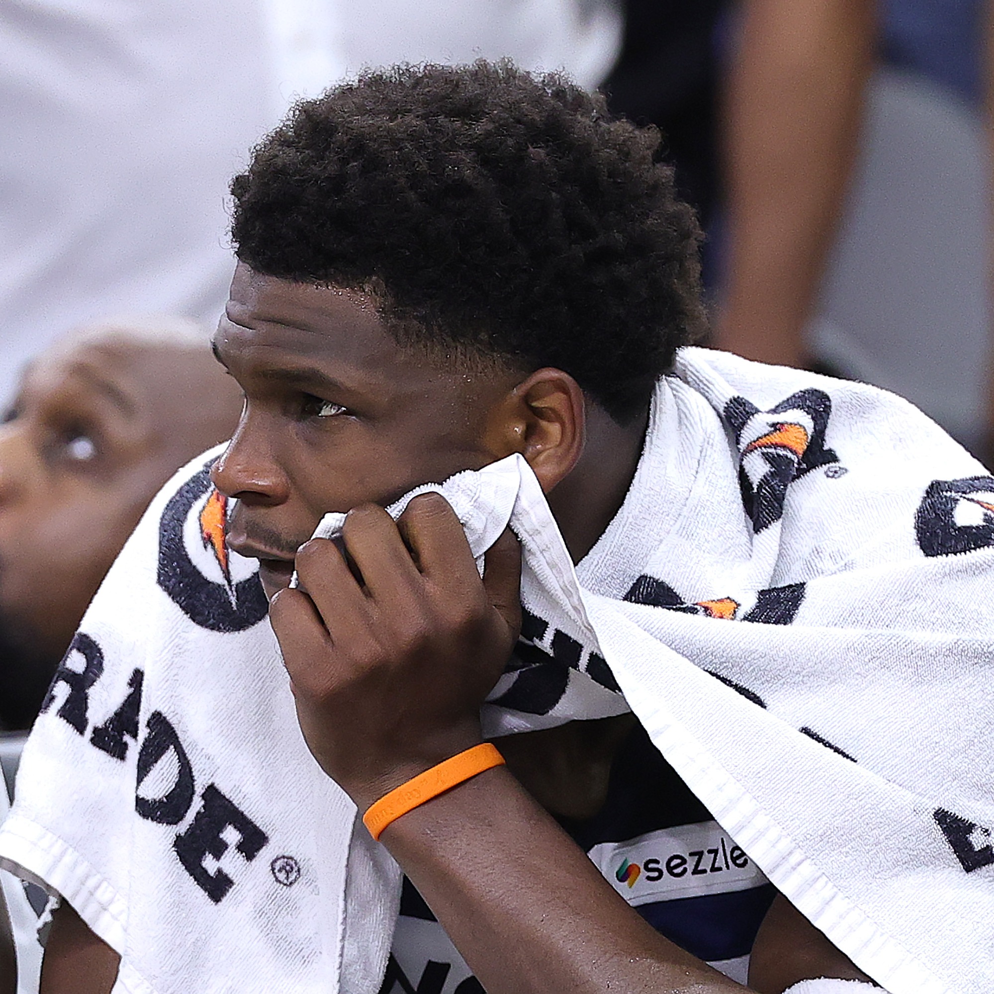 Spurs take 3-2 series lead over Timberwolves, Game 6 set for Friday in Minneapolis