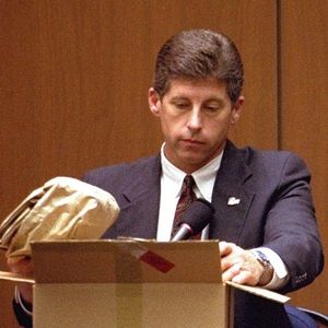 Former LA police detective Mark Fuhrman, convicted of lying during the OJ Simpson murder trial, has died