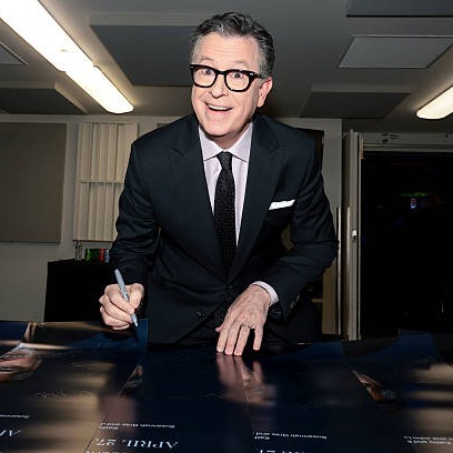 "Late Show" airs final episode as Stephen Colbert signs-off