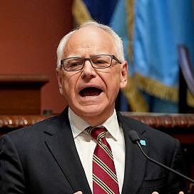 Gov. Walz: The process of returning an ICE agent arrested in Texas for Minneapolis shooting is underway