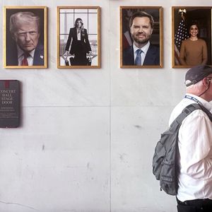Trump administration fighting court order to remove President Trump's name from the Kennedy Center
