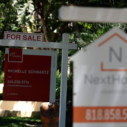 War in Iran and other geopolitical concerns are putting the squeeze on would-be homebuyers