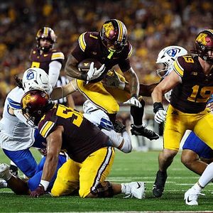 Gophers overwhelm Eastern Illinois in 2026 opener
