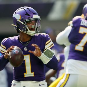 Vikings win, lose Murray in week one against the Green Bay Packers