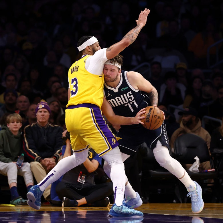 Who won the trade - Lakers or Mavericks?