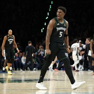 "I wasn't gonna lose this game for her."   Anthony Edwards dedicates win to his late mother.