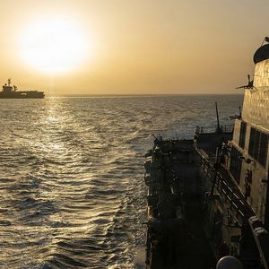 Lindsey Reiser on USS Abraham Lincoln, Mangioni and ICE gloves!