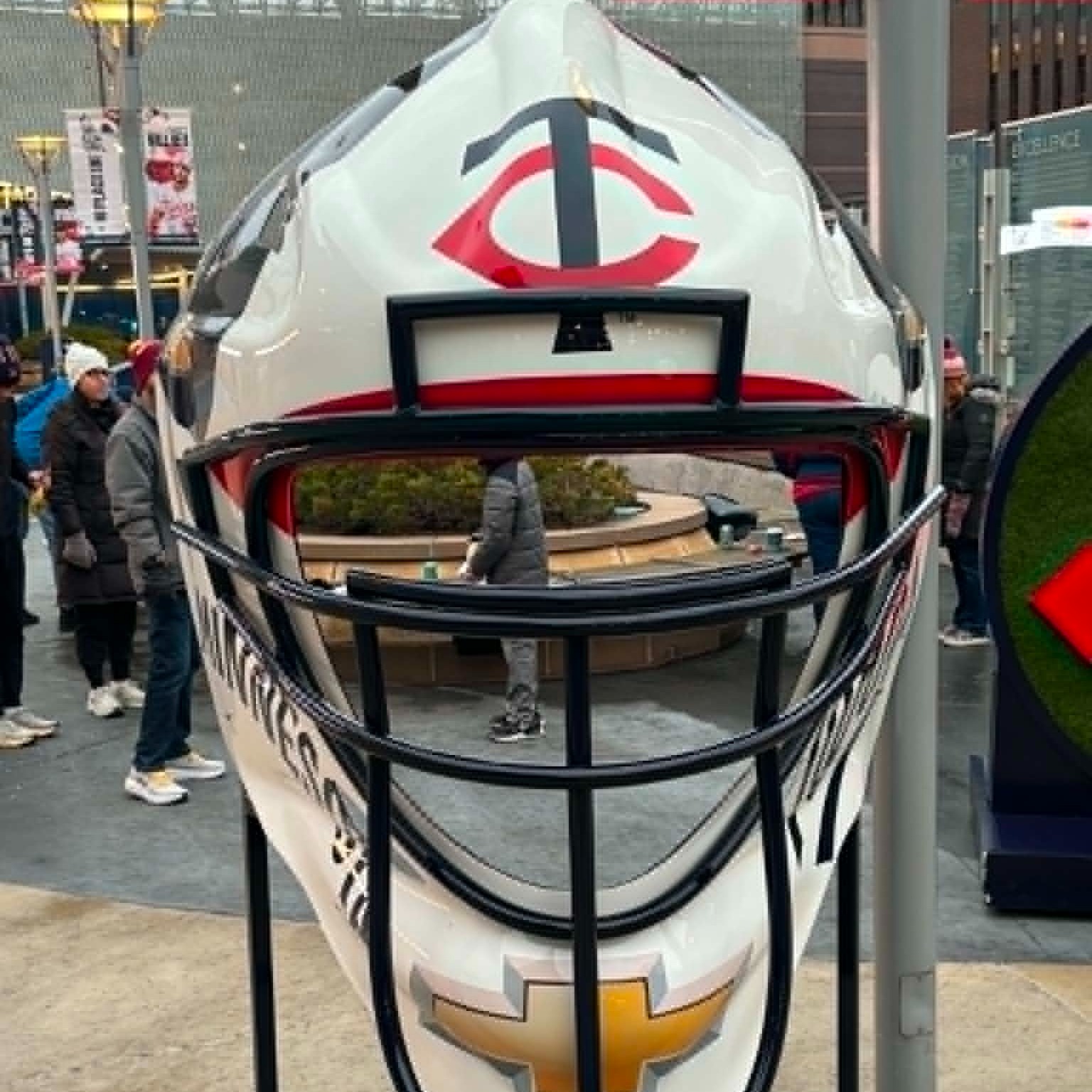 What happened to the Twins this weekend?   A sweep by the Phillies... :(
