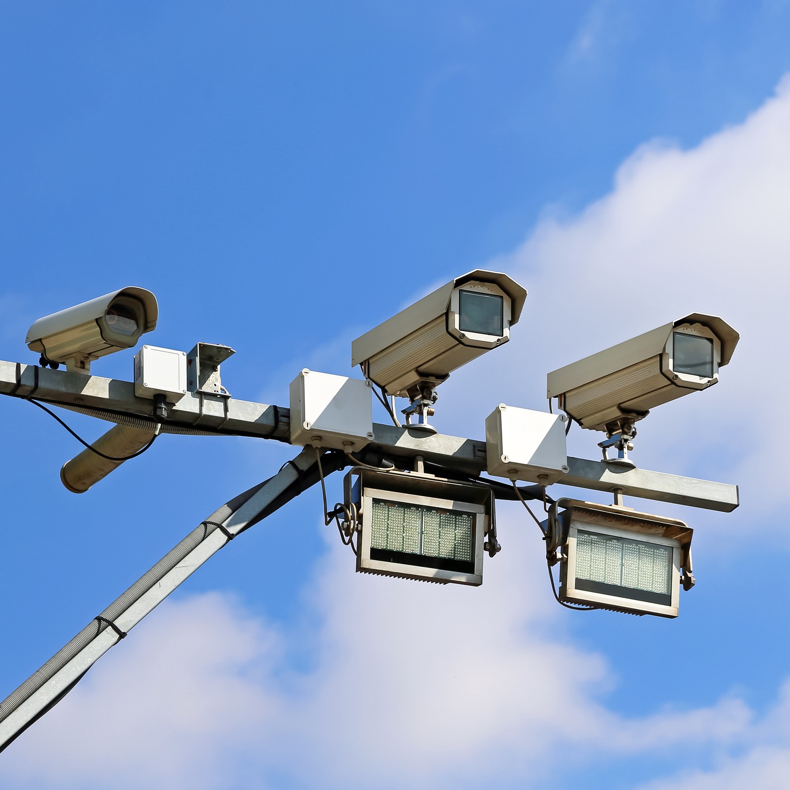 GOP says FRAUD is a major election issues, but Democrats have another phrase that starts with an F.   Flock Cameras.   Are they a big issue for voters?