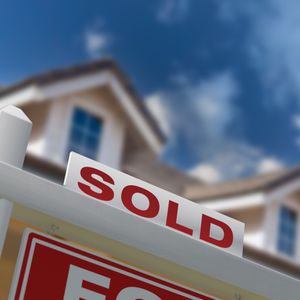 The Best Week to Sell a Home, Increase in Repossessed Homes, Navigating Zillow