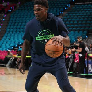 What is a message young athletes can take from Anthony Edwards rehab?