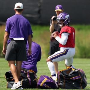 Jets needs Kyler, why does Trump need a ballroom, Bite of the Night and Headlines