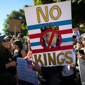 Tuesday Hour 3: The DeRush-Hour Headlines and new eras for Gopher hockey