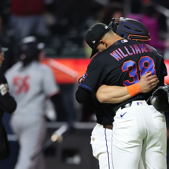 Friday Hour 2: Card DeSharks and the battlin' Twins