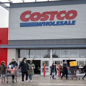 DeRusha Eats: Steph March on the Twins trying to help local restaurants & the "big change" to the Costco hot dog deal
