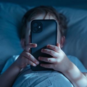 Should the U.S. Implement Social Media Bans for Children?