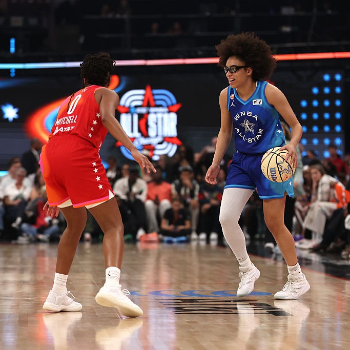 Dave Schwartz on the Twins, Vikings, Lynx and... Vixen?