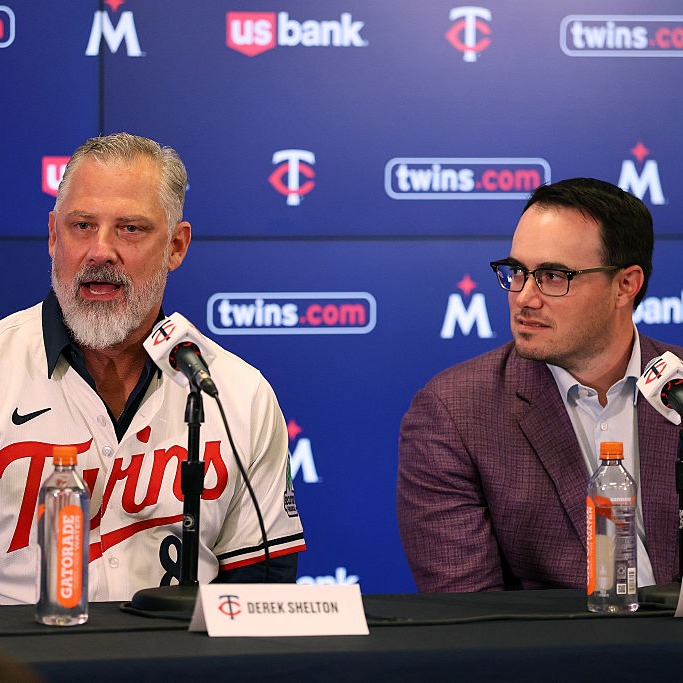 Friday Hour 2: Card DeSharks & Dan Hayes on a Twins trade