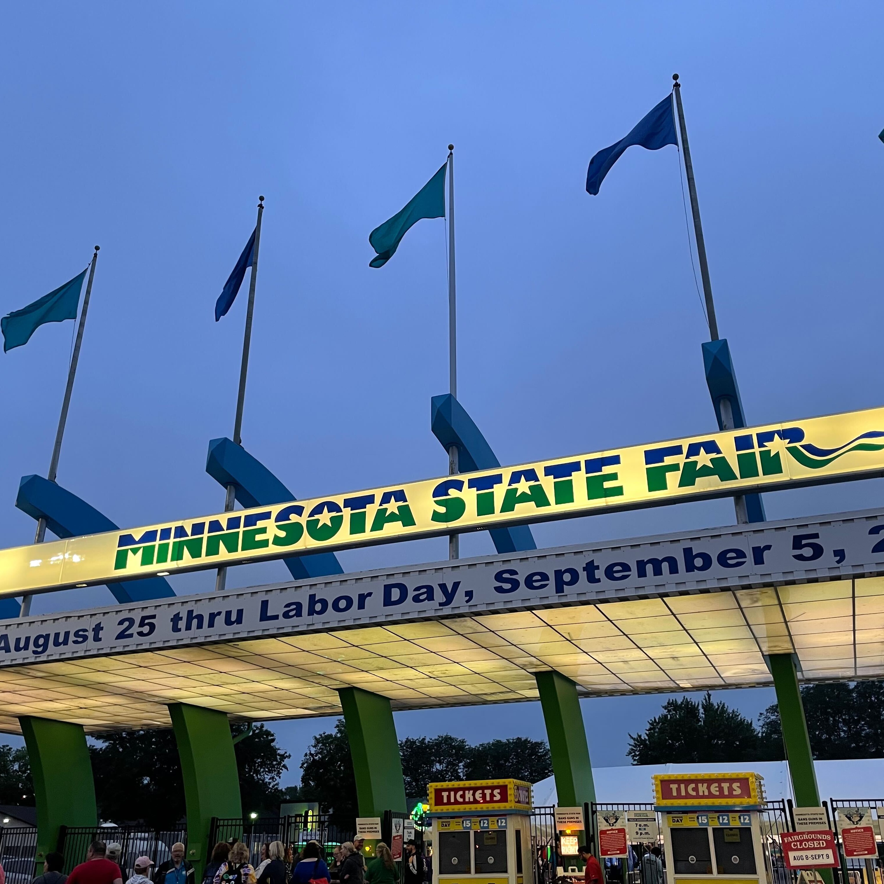 DeRusha Eats: Summer Lakes Boat House at the Fair