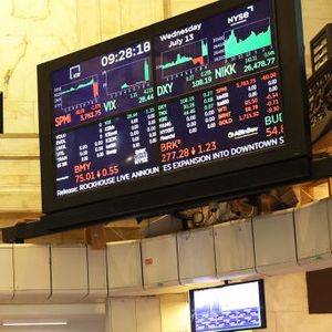 Thursday Hour 1: are you concerned about the trade war in Canada? And how will interest rate hikes affect you?