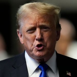 "Banned" media are back in the White House... for now.
